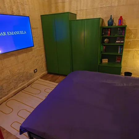 150 Years Old Maltese Townhouse: Dar Emanuela * Cospicua