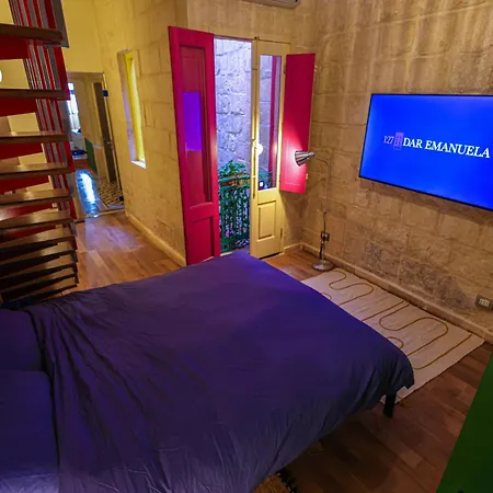 150 Years Old Maltese Townhouse: Dar Emanuela * Cospicua