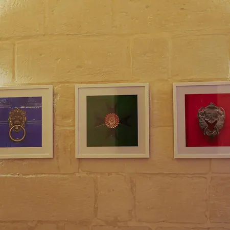 Semesterbostad 150 Years Old Maltese Townhouse: Dar Emanuela Cospicua
