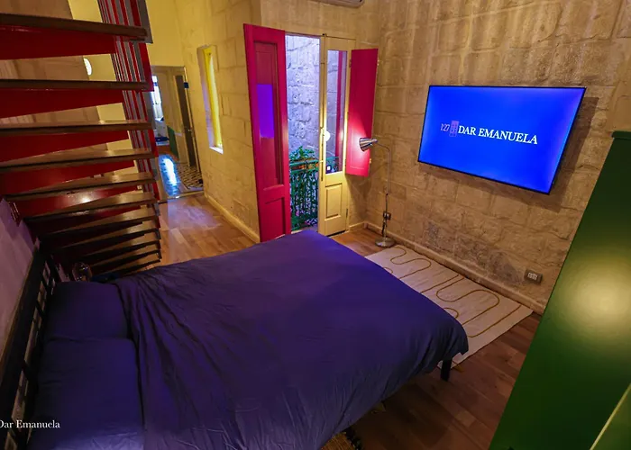 150 Years Old Maltese Townhouse: Dar Emanuela * Cospicua