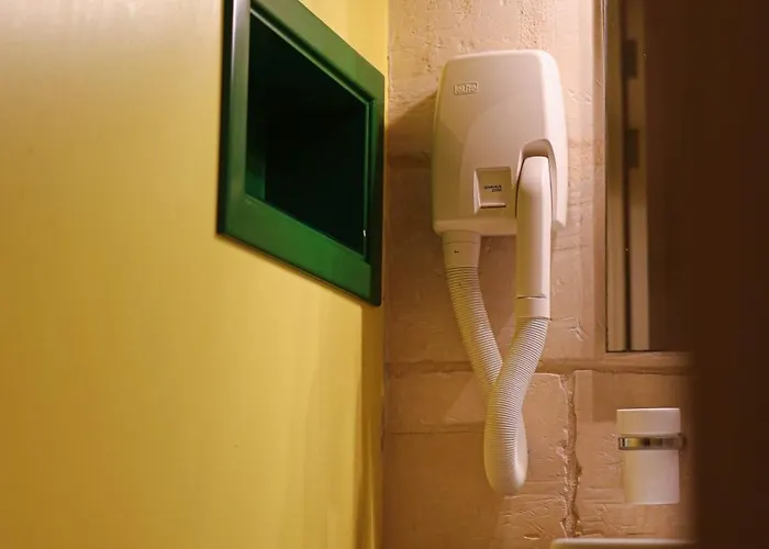 150 Years Old Maltese Townhouse: Dar Emanuela * Cospicua