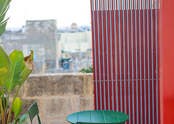 150 Years Old Maltese Townhouse: Dar Emanuela * Cospicua